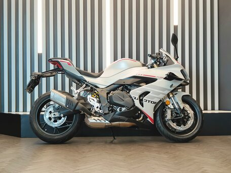 2026 QJMotor SRK 800 RR, белый, 859000 рублей, вид 2