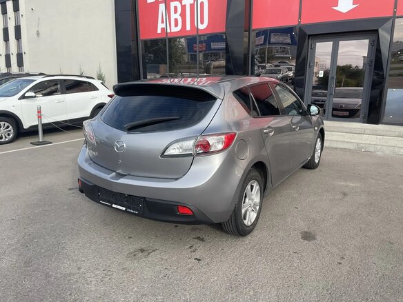 2010 Mazda 3 II (BL), серебристый, 890000 рублей - вид 3