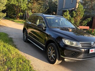 2015 Volkswagen Touareg II Рестайлинг, чёрный, 2000000 рублей, вид 2