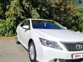 2012 Toyota Camry VII (XV50), белый, 1580000 рублей, вид 2