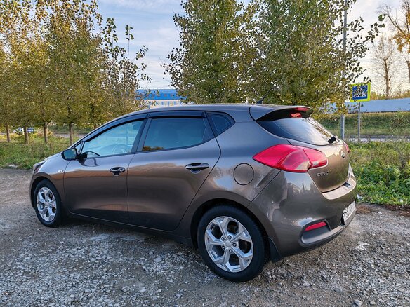 2013 Kia Ceed II, коричневый, 870000 рублей - вид 5
