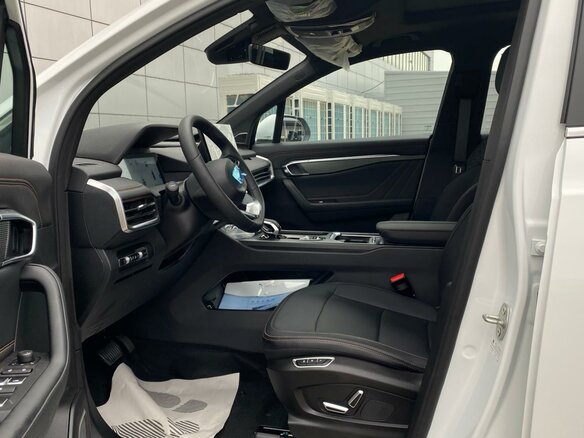 2025 Geely Okavango I Рестайлинг, белый - вид 21