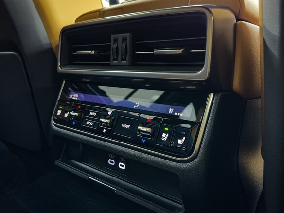2025 Lexus LX 700h IV, белый, 19811600 рублей - вид 32