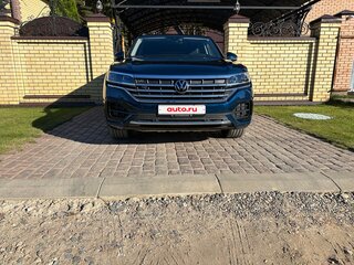 2022 Volkswagen Touareg III, синий, 7450000 рублей, вид 1