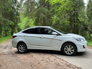 2011 Hyundai Solaris I, белый, 550000 рублей, вид 2