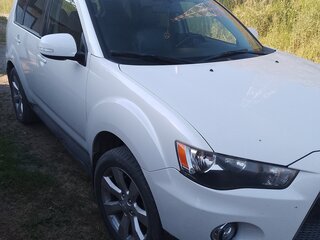2010 Mitsubishi Outlander II Рестайлинг, белый, 1040000 рублей, вид 1
