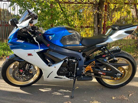 2011 Suzuki GSX-R 600, белый, 795000 рублей - вид 1