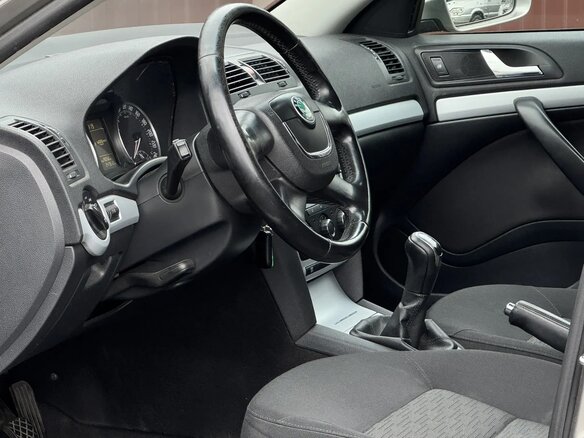 2011 Skoda Octavia II (A5) Рестайлинг, серый, 648000 рублей - вид 6