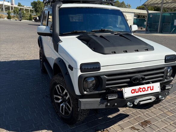 2016 Lada (ВАЗ) 2121 (4x4) Urban I Рестайлинг, белый - вид 1