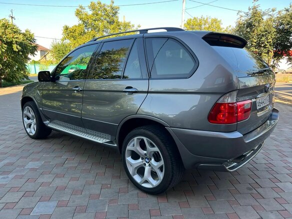 2005 BMW X5 4.4i I (E53) Рестайлинг, серый, 1490000 рублей - вид 3