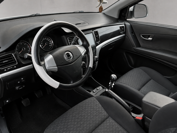 2013 SsangYong Actyon II, белый - вид 8
