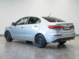 2016 Kia Rio III Рестайлинг, серебристый, 799000 рублей, вид 2