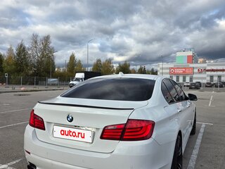 2010 BMW 5 серии 523i VI (F10/F11/F07), белый, 1650000 рублей, вид 3
