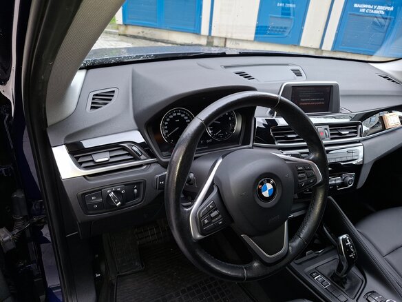 2018 BMW X1 18i sDrive II (F48), синий, 2450000 рублей - вид 10