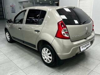 2011 Renault Sandero I, бежевый, 600001 рублей, вид 4
