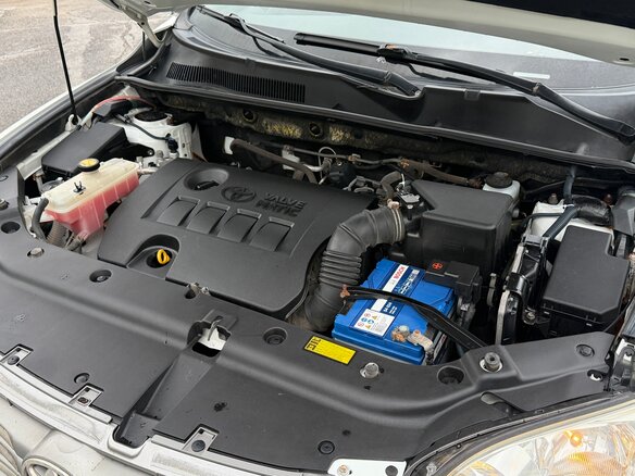 2011 Toyota RAV4 III (XA30) Рестайлинг, белый - вид 2