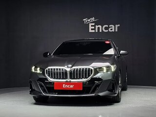 2026 BMW 5 серии 523d xDrive VIII (G60/G61/G68), серый, 9330000 рублей, вид 3