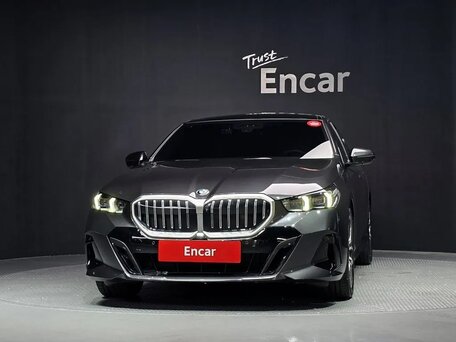 2026 BMW 5 серии 523d xDrive VIII (G60/G61/G68), серый, 9330000 рублей, вид 2