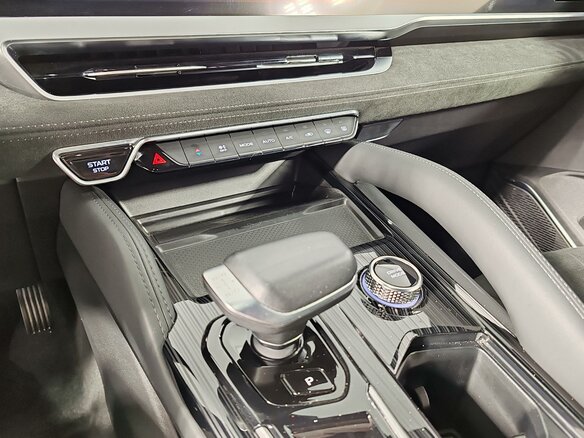 2024 Geely Monjaro I, чёрный - вид 19
