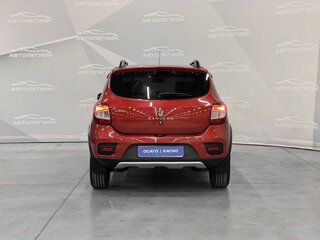 2015 Renault Sandero Stepway II, красный, 699000 рублей, вид 3