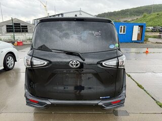 2021 Toyota Sienta II Рестайлинг, чёрный, 1430000 рублей, вид 4