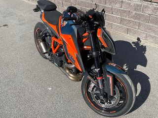 2021 KTM 1290 Super Duke R, оранжевый, 2000000 рублей, вид 1