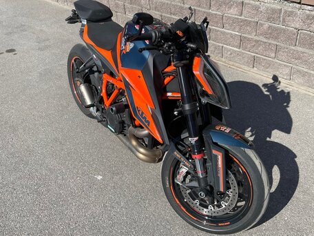 2021 KTM 1290 Super Duke R, оранжевый, 2000000 рублей, вид 1