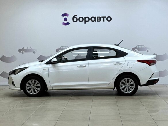 2021 Hyundai Solaris II Рестайлинг, белый, 1560000 рублей - вид 6