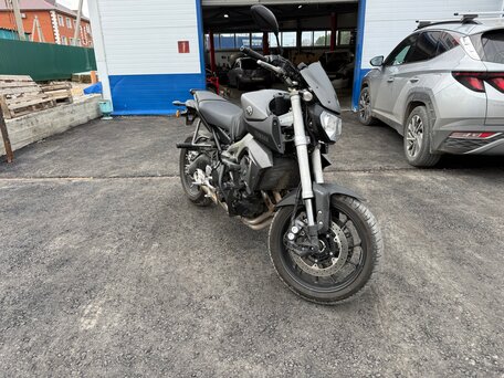 2014 Yamaha MT-09 (FZ-09), серебристый, 649000 рублей, вид 2