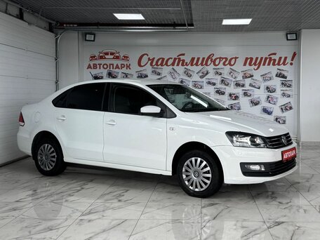 2017 Volkswagen Polo V Рестайлинг, белый, 999000 рублей, вид 1