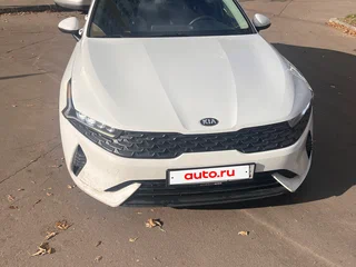 2021 Kia K5 III, белый, 1530000 рублей, вид 1