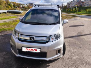 2014 Honda Freed Spike I Рестайлинг, серебристый, 980000 рублей, вид 1