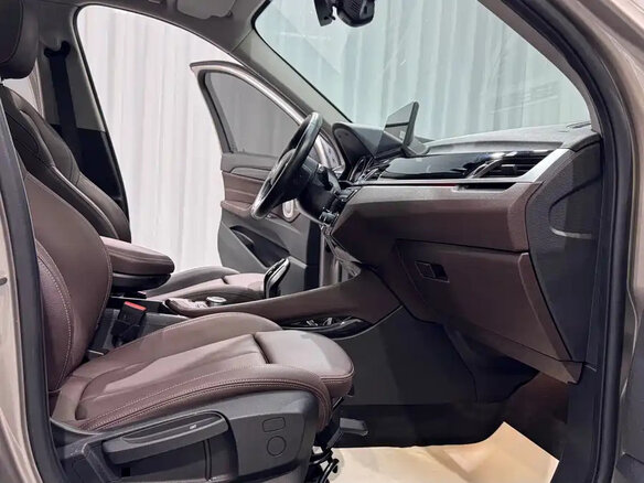 2022 BMW X1 Long 20Li sDrive II (F48) Рестайлинг, серебристый, 1660020 рублей - вид 13
