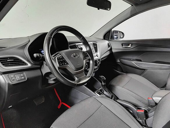 2018 Hyundai Solaris II, серый, 1280000 рублей - вид 15