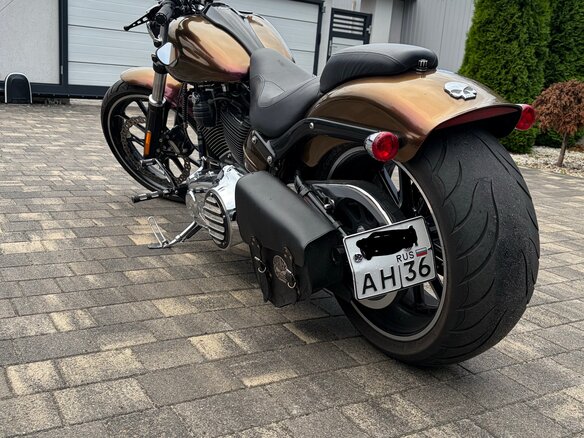 2013 Harley-Davidson Breakout, пурпурный, 1590000 рублей - вид 2