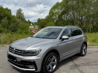 2018 Volkswagen Tiguan II, серебристый, 2880000 рублей, вид 1