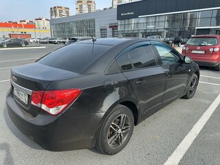 2013 Chevrolet Cruze I Рестайлинг, чёрный, 550000 рублей, вид 3