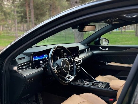 2021 Kia K5 III, серый, 2100000 рублей - вид 6