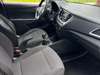 2018 Hyundai Solaris II, чёрный, 1150000 рублей, вид 5