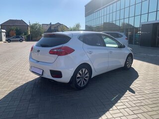 2016 Kia Ceed II Рестайлинг, белый, 1429900 рублей, вид 3