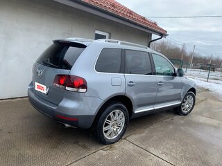 2007 Volkswagen Touareg I Рестайлинг, серебристый, 900000 рублей, вид 2