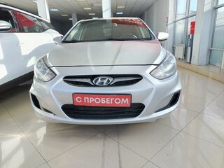 2013 Hyundai Solaris I, серебристый, 625000 рублей, вид 2
