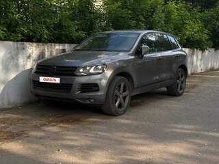 2013 Volkswagen Touareg II, серый, 1750000 рублей, вид 3
