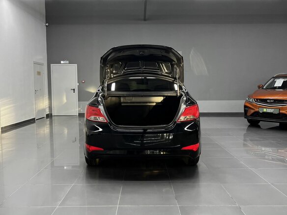 2014 Hyundai Solaris I Рестайлинг, чёрный, 930000 рублей - вид 6