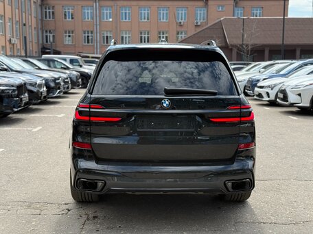 2025 BMW X7 40d I (G07) Рестайлинг, чёрный, 12290000 рублей, вид 5