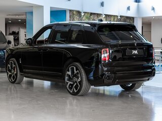 2025 Rolls-Royce Cullinan Black Badge I Рестайлинг (Series II), чёрный, 65490000 рублей, вид 5