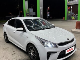 2019 Kia Rio IV, белый, 860000 рублей, вид 2
