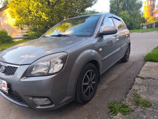 2010 Kia Rio II Рестайлинг, серебристый, 615000 рублей, вид 1