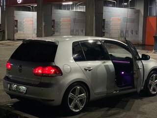 2011 Volkswagen Golf VI, серебристый, 700000 рублей, вид 4