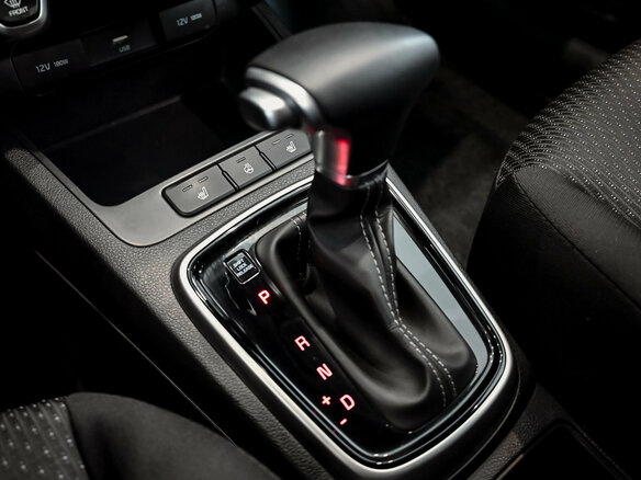 2021 Kia Rio X IV Рестайлинг, серый, 1950000 рублей - вид 16